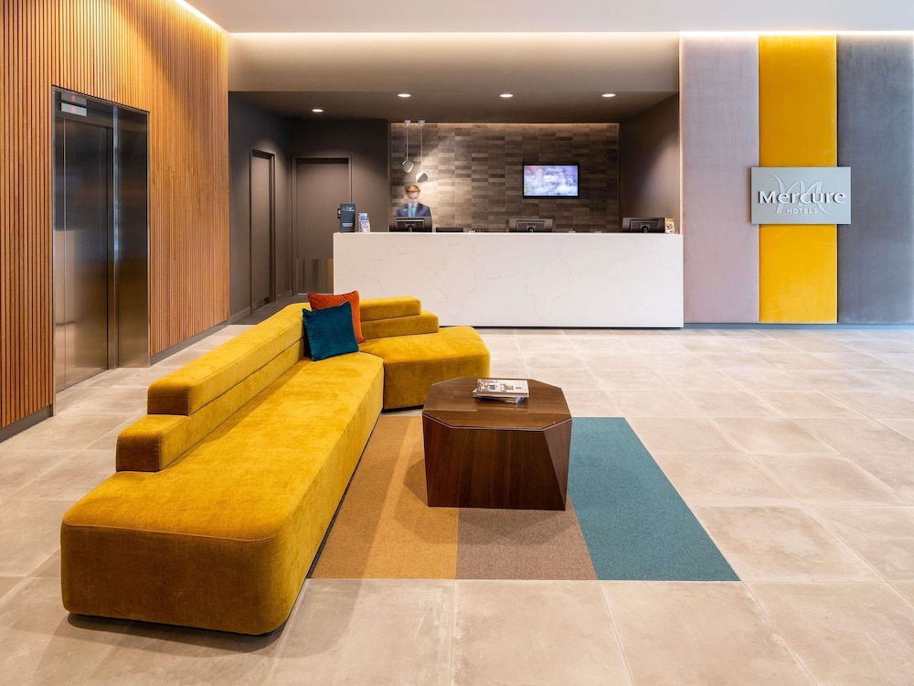 Mercure Canberra Belconnen 8/69