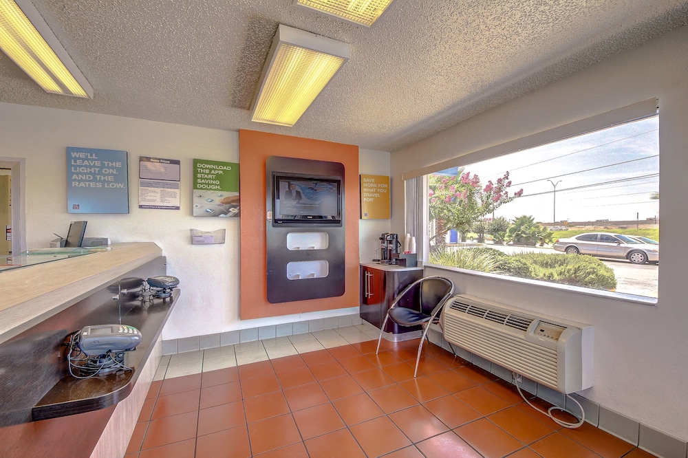 Motel6 San Antonio, TX - Fort Sam Houston 40/61