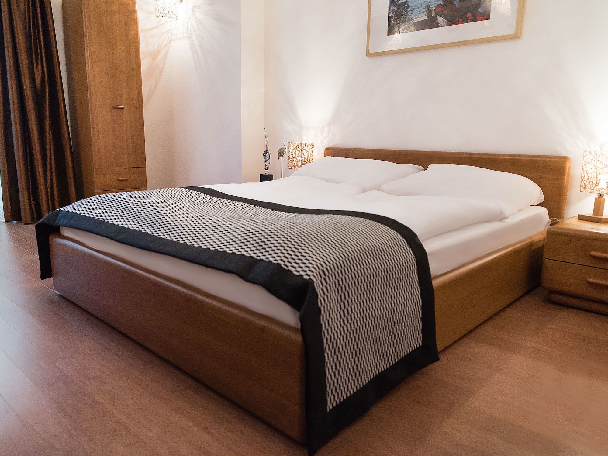 1 BEDROOM, APARTMENT