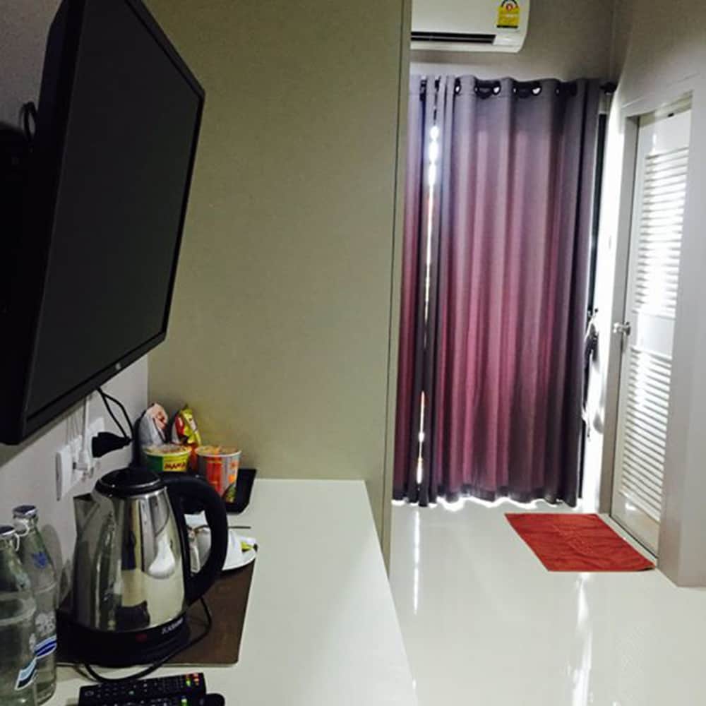 Avenue Residence 10/18
