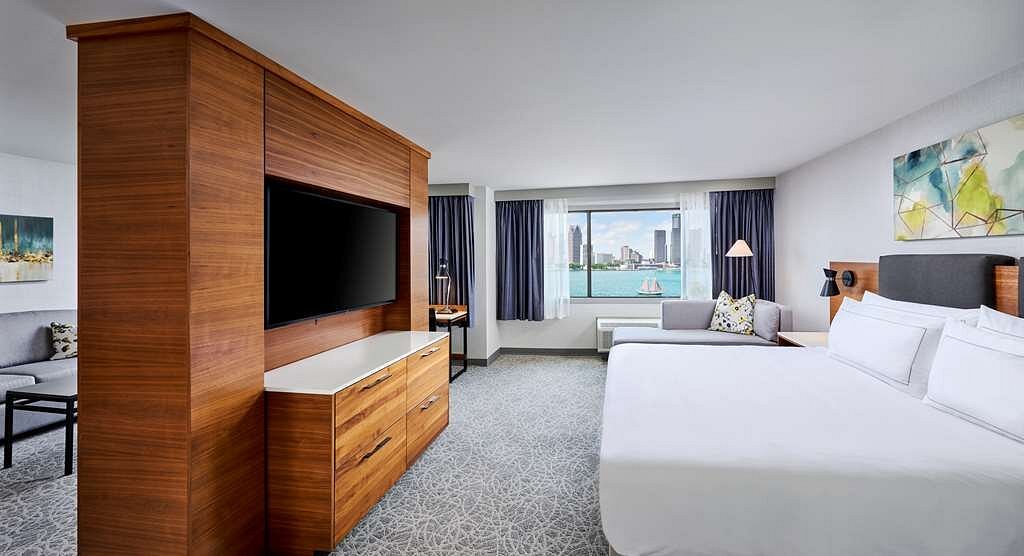 Studio, Suite, King Bed, Water Front