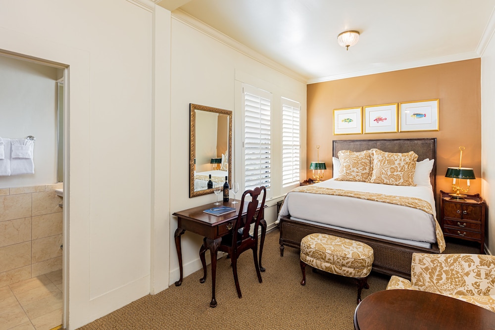Pine Inn 22/56