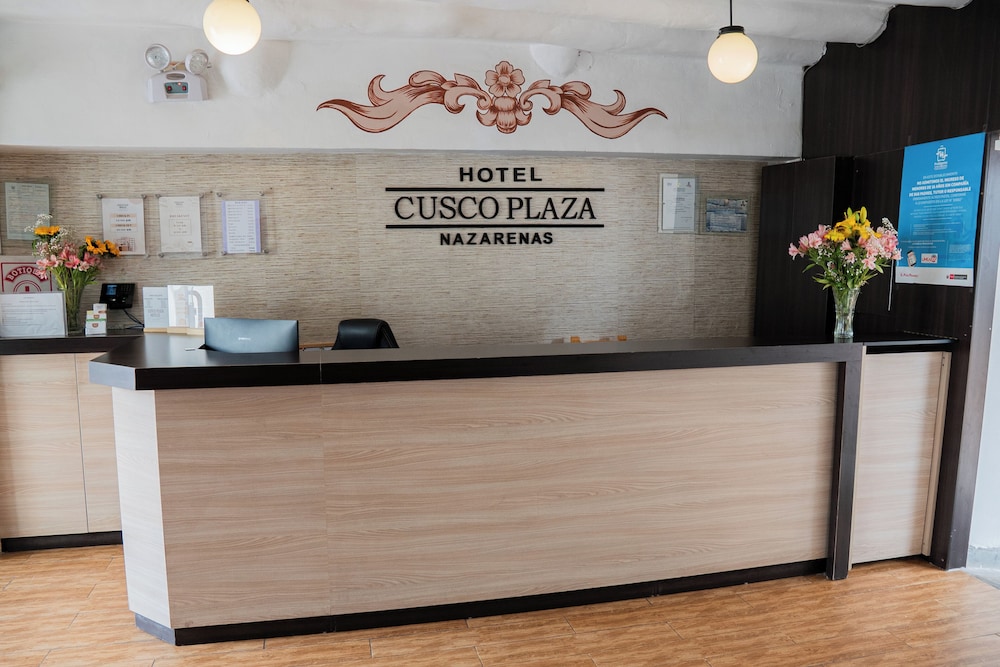 Cusco Plaza Nazarenas 9/71