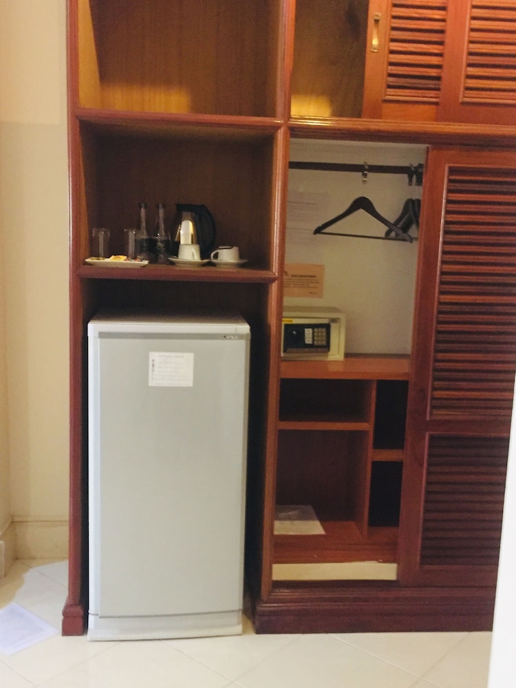 New Rose Boutique Hotel 65/66