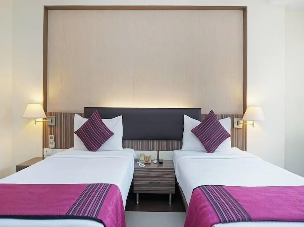 EXECUTIVE, TWIN BEDS