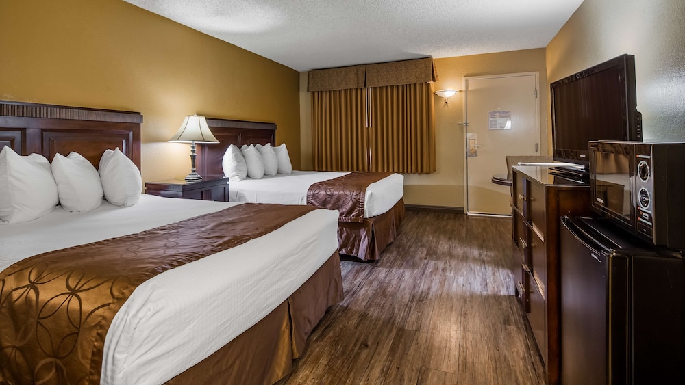 Empire Inn 15/43