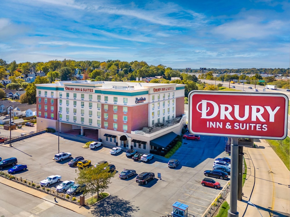 Drury Inn and Suites St Louis Forest Park 1/49