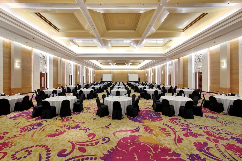 Js Luwansa Hotel And Convention Center 59/65