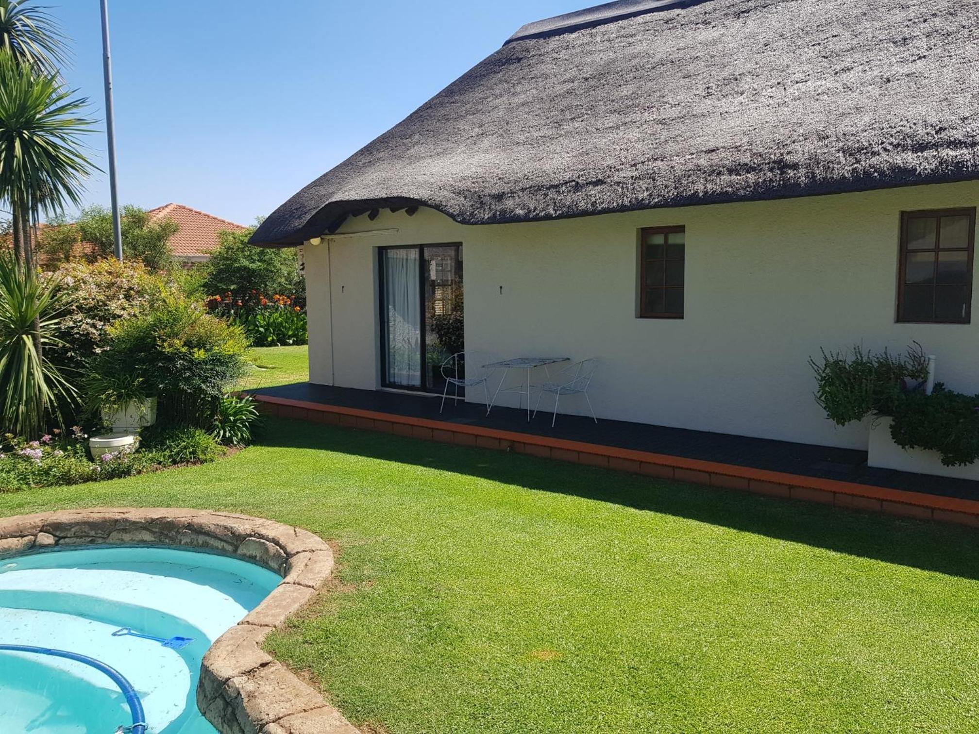12 On Vaal Drive Guest House 11/15