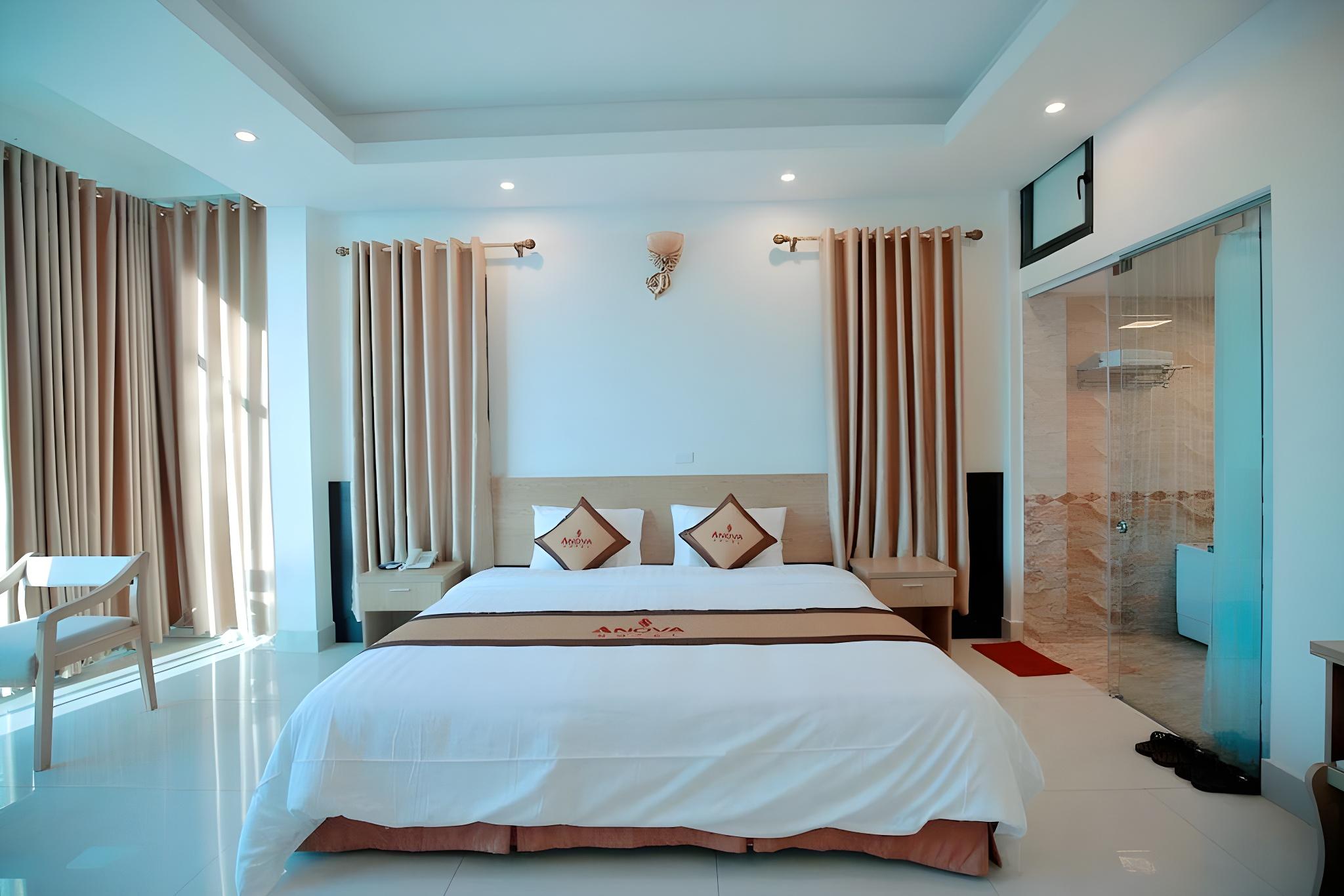SUPERIOR, DOUBLE OR TWIN BED