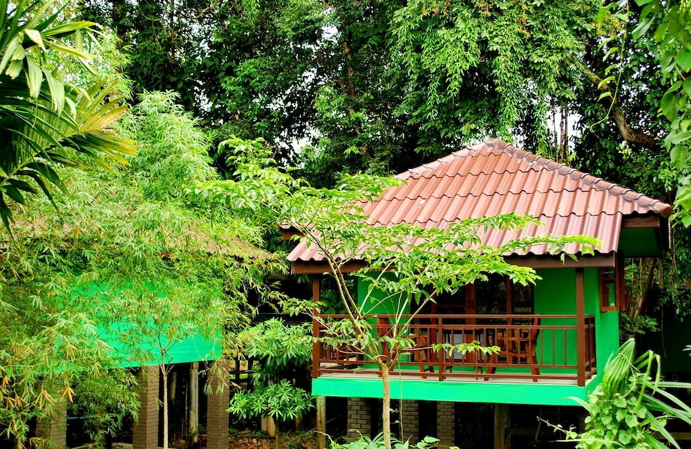 Khao Sok River Lodge 4/50