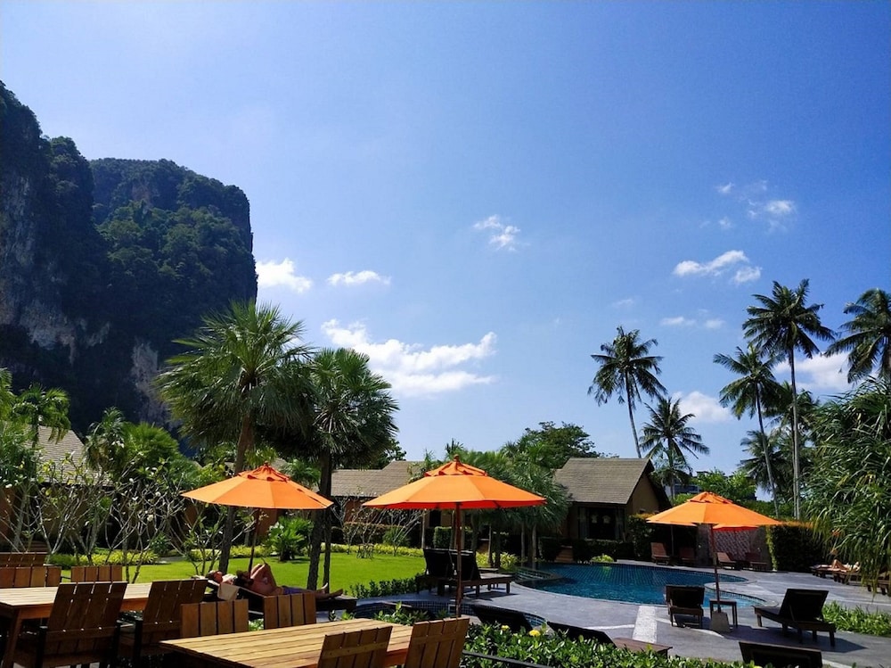 Aonang Hill @ 11/1 59/67