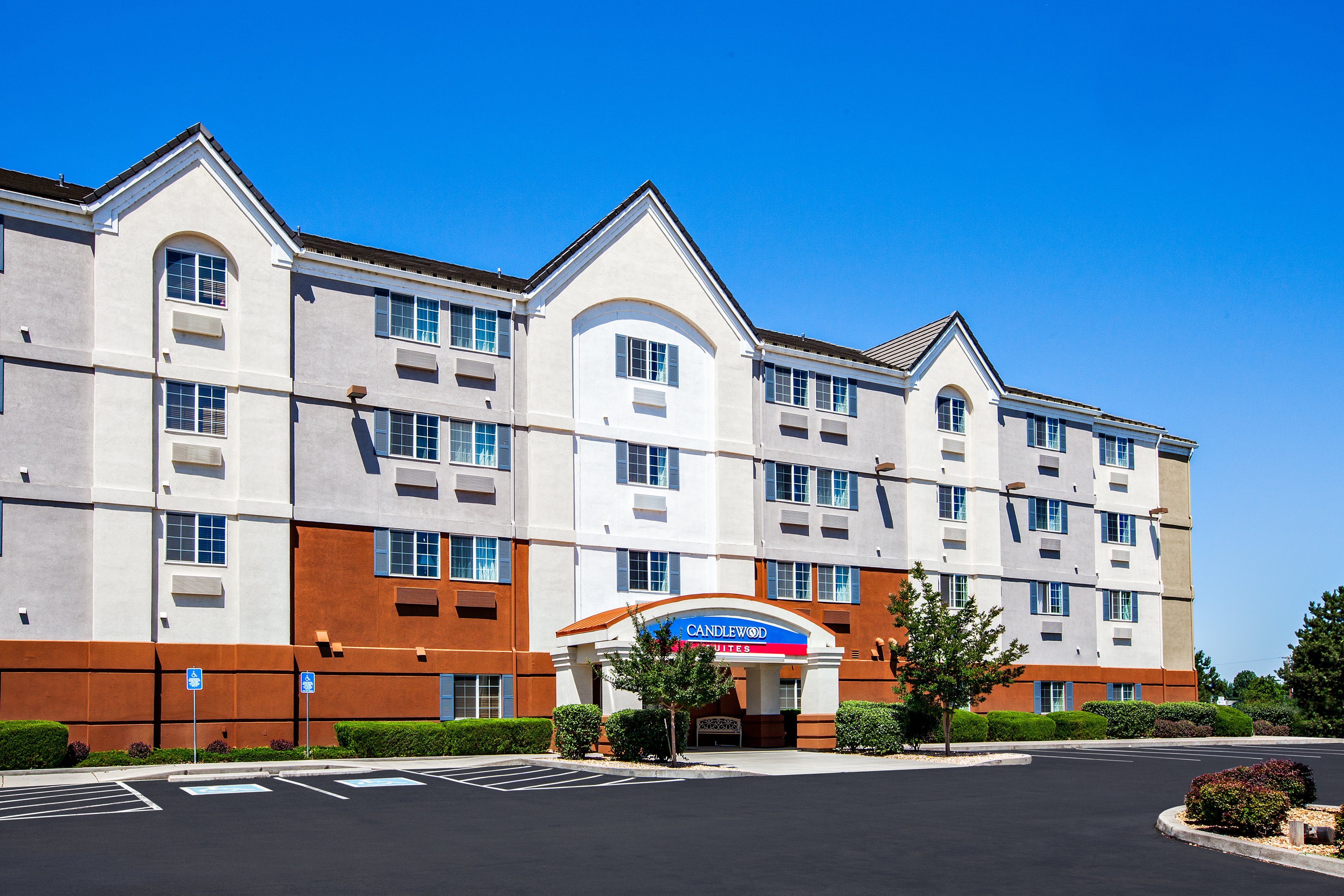 Candlewood Suites Medford 47/52