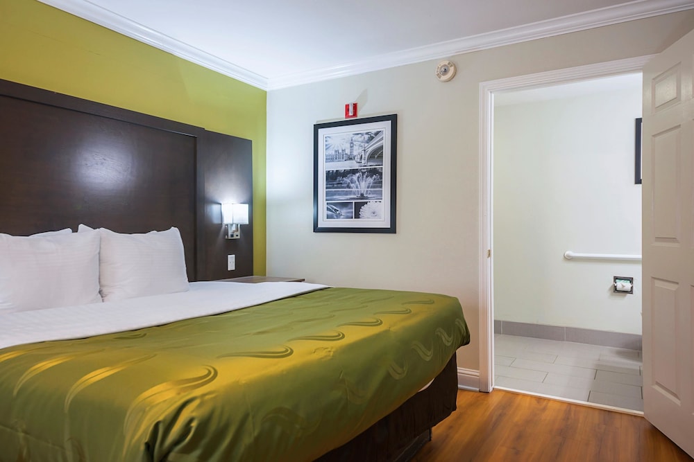 Quality Inn Deridder, LA 18/38