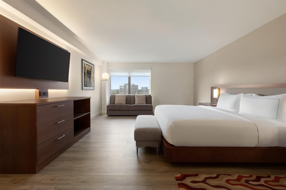 Renovated, King Bed, Corner