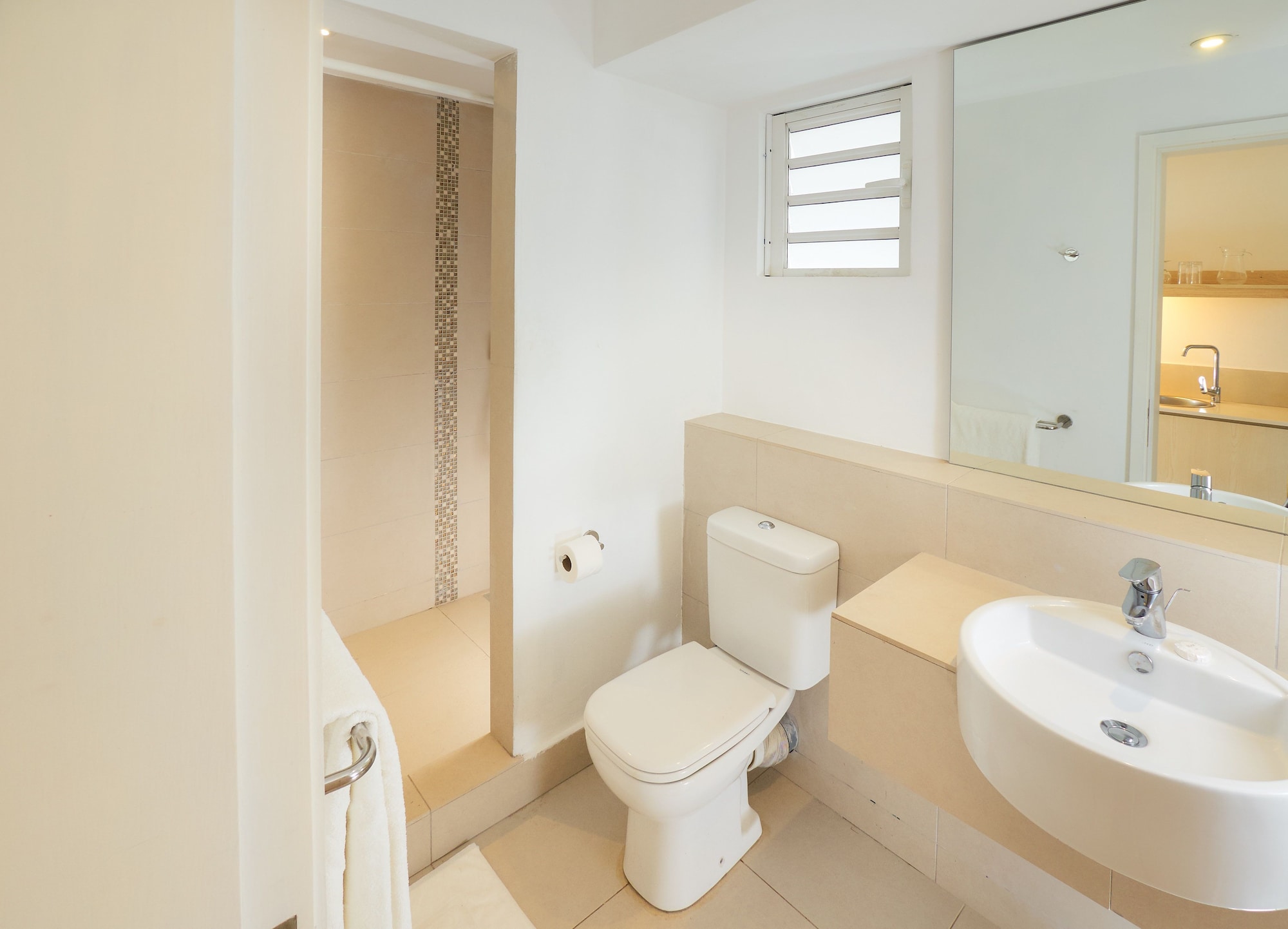 Studio, Suite, King Bed, Beach Front, Sea View، Le Beachclub Serviced Apartments And Villas 3/4