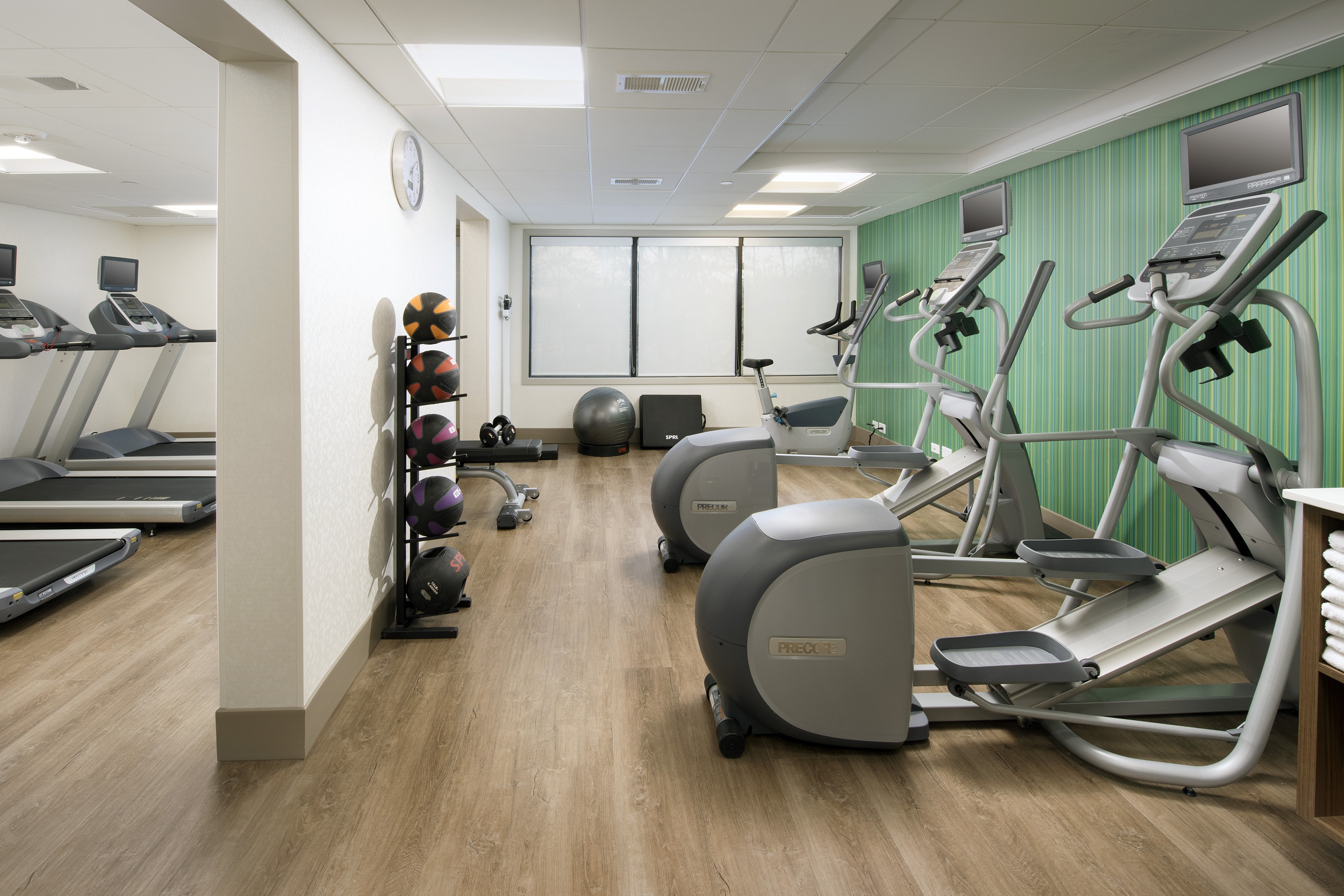 Holiday Inn Express Suites College Park University Area 7/15