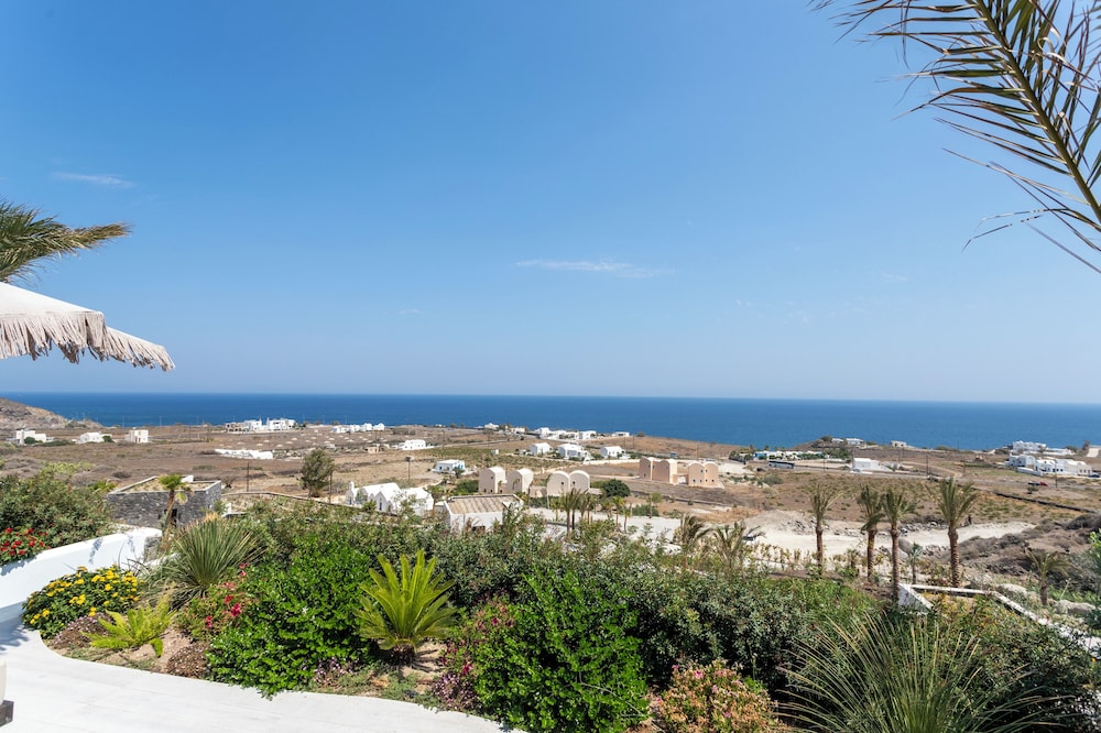 Palm Island Suites Santorini 44/66