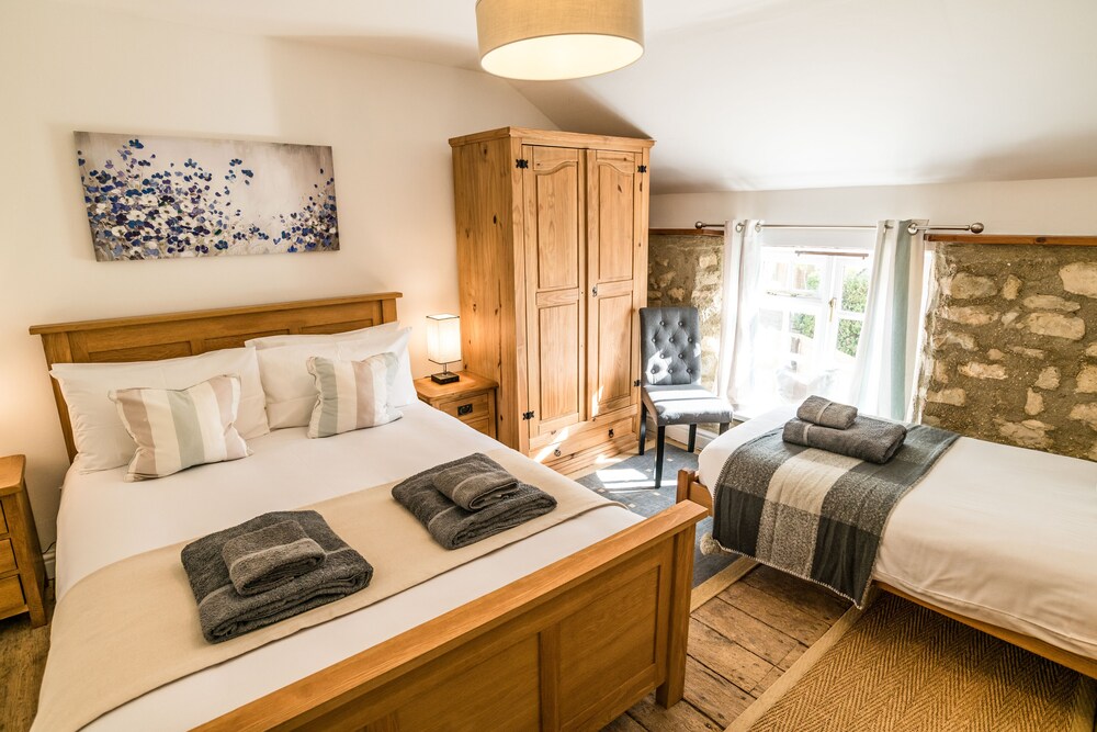 Somerset Country Escape 8/50