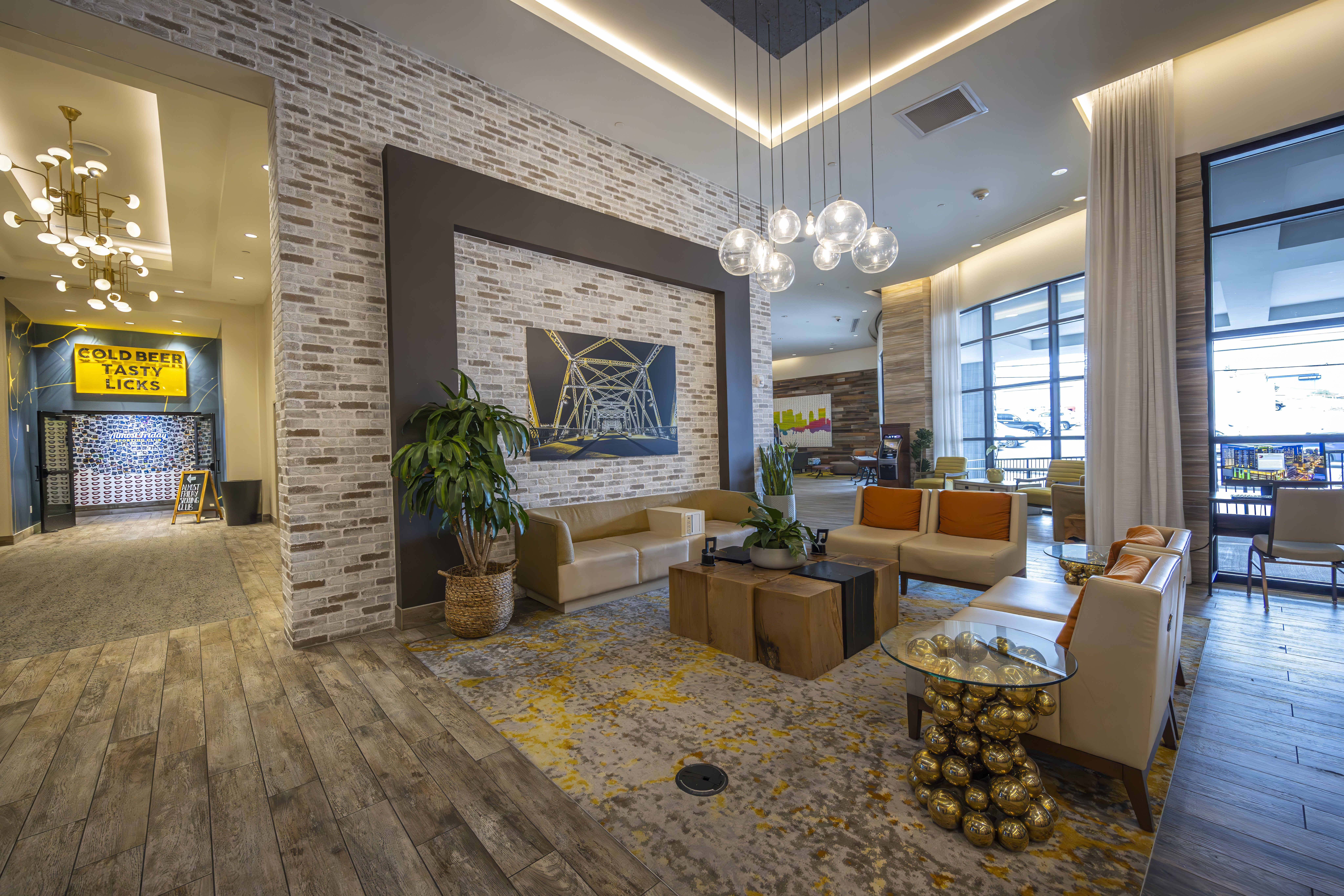 Holiday Inn & Suites Nashville Downtown Broadway 47/82