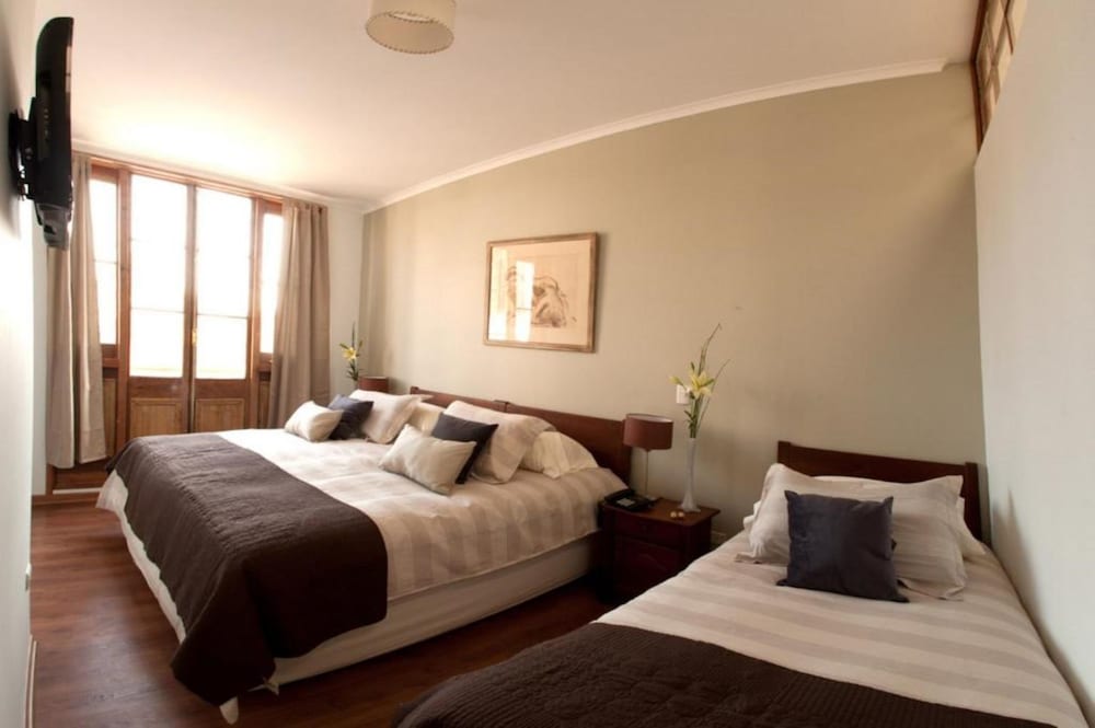 ROOM, TRIPLE