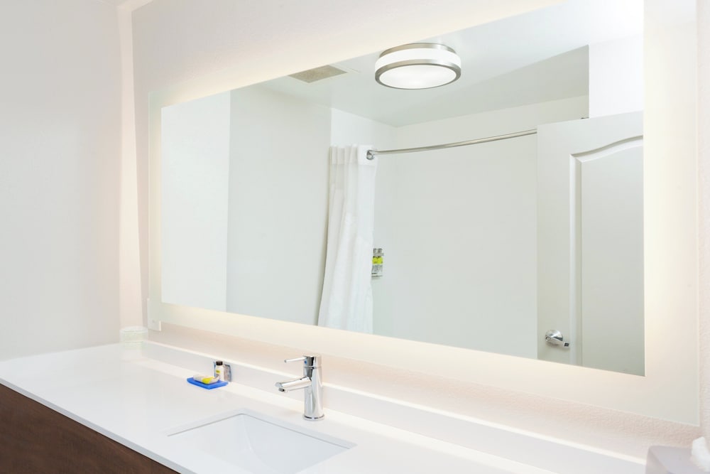 Holiday Inn Express Hotel And Suites Rome East 49/50