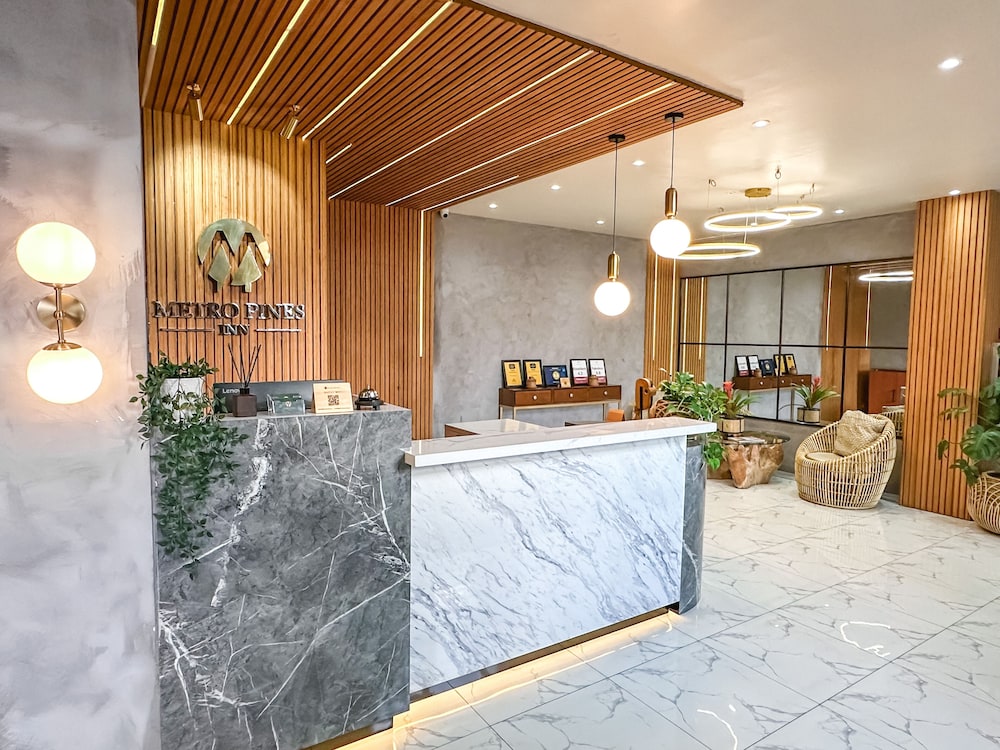 Metro Pines Inn 8/46
