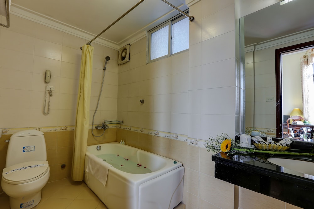Hanoi Little Town Hotel 44/47