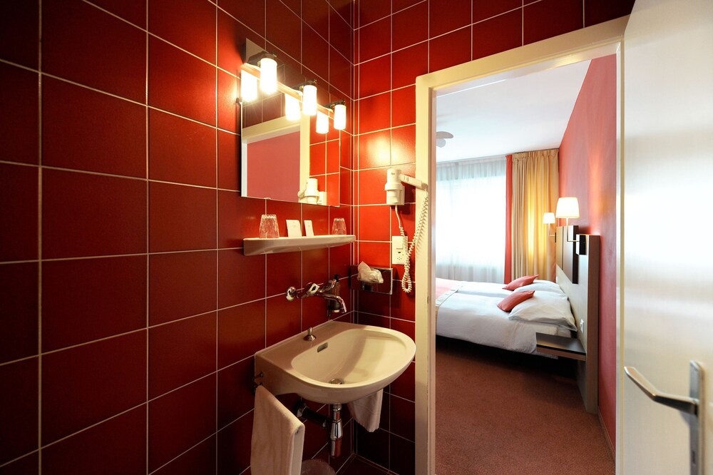 HOTEL BON PORT 23/40