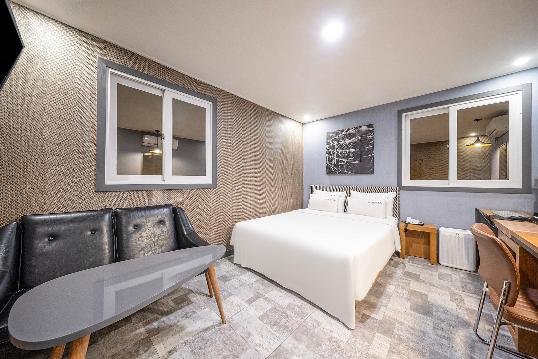 Play Hotel 24/76