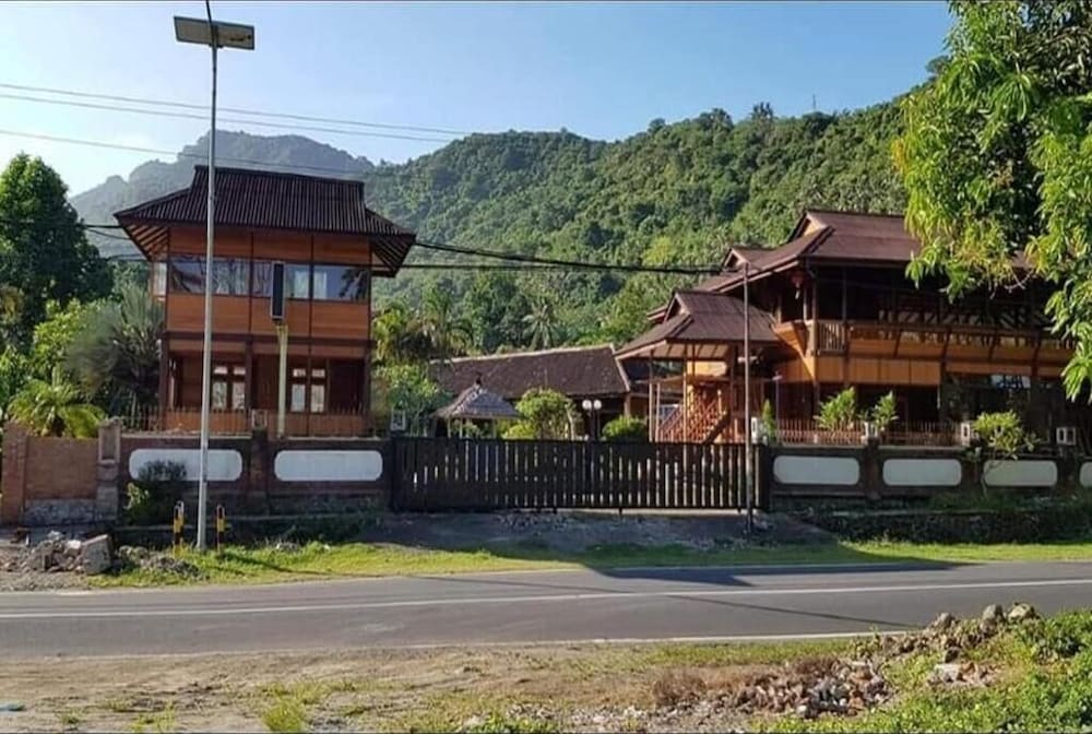 Hotel Pesona Bulan Baru Senggigi 4/46