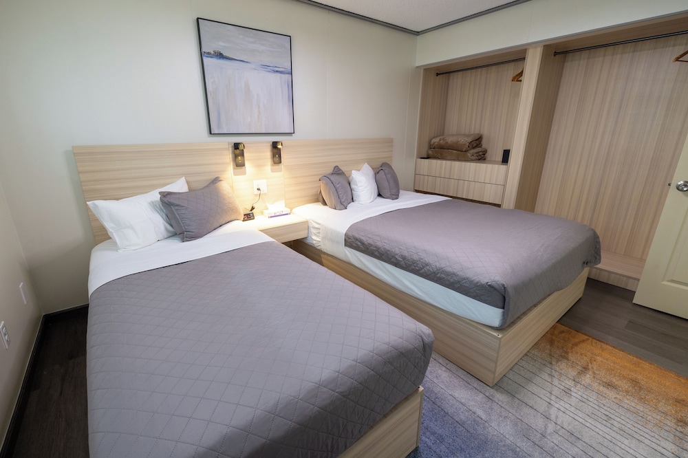 Interurban Suites Hotel, a Dazzler Select by Wyndham 25/69