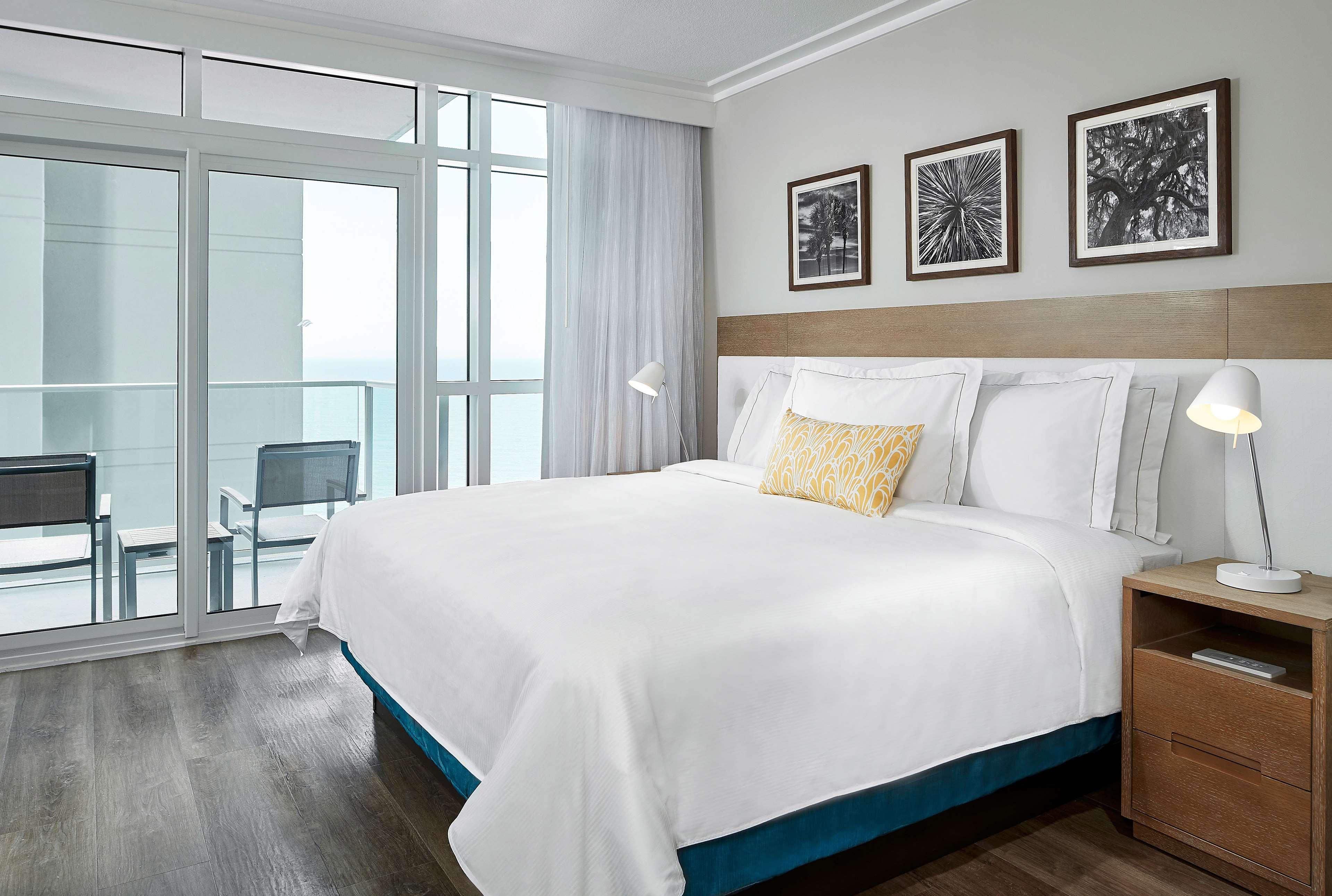 2 BEDROOMS, SUITE, 1 KING AND 2 QUEEN BEDS, OCEAN FRONT