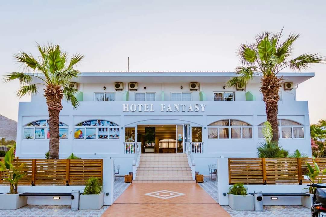 Fantasy Hotel 3/55