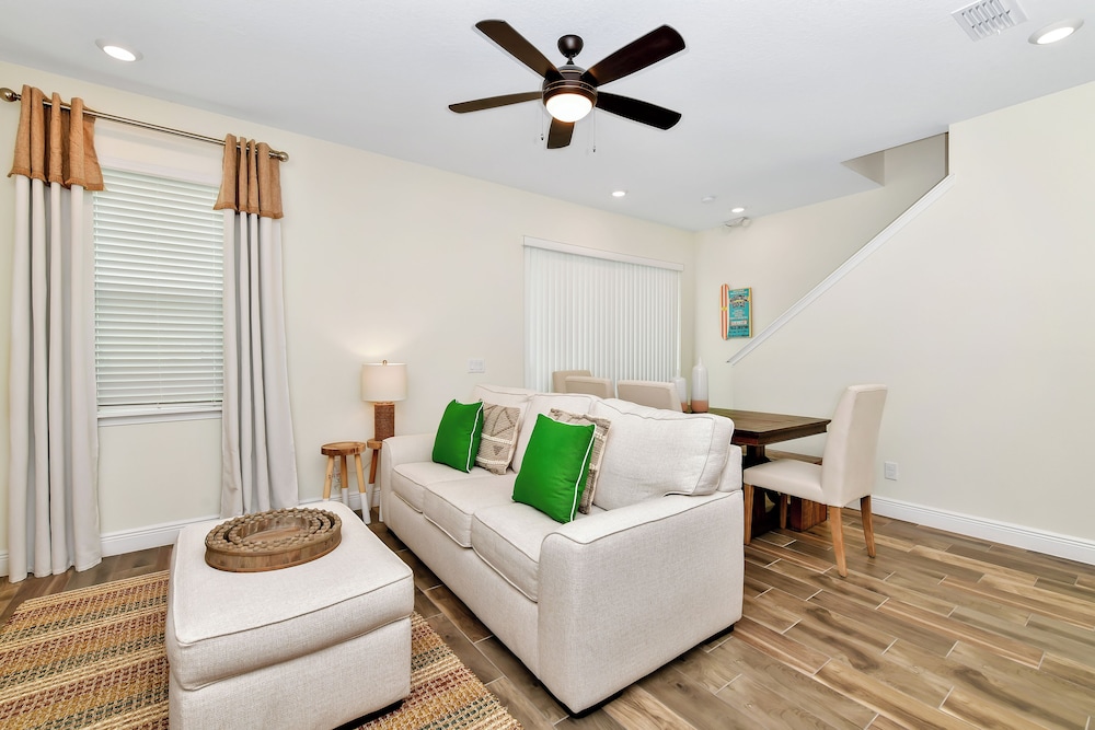 Margaritaville Cottages Orlando with H2O Waterpark by Rentyl 25/50