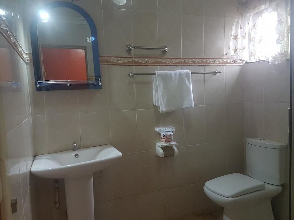 Hallmark Suites - Abeokuta 18/18