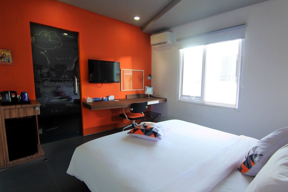 Berry Biz Hotel 11/38