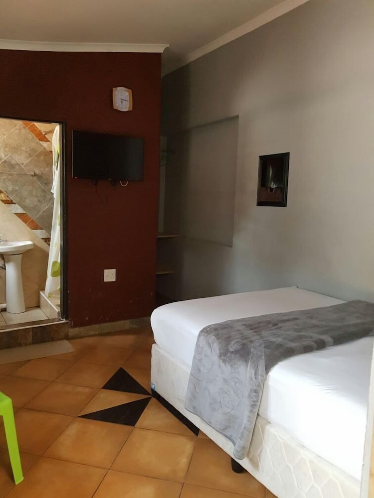 Central Lodge Hotels (ex. Country City Lodge) 8/25