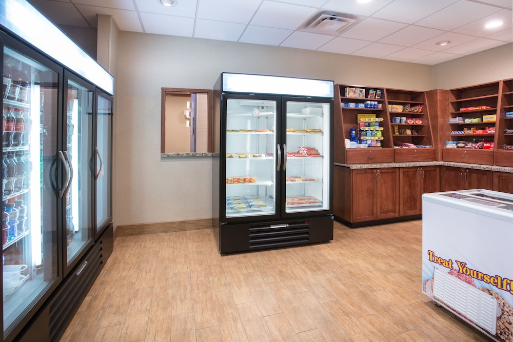 Holiday Inn Express Hotel And Suites Glendive 37/60