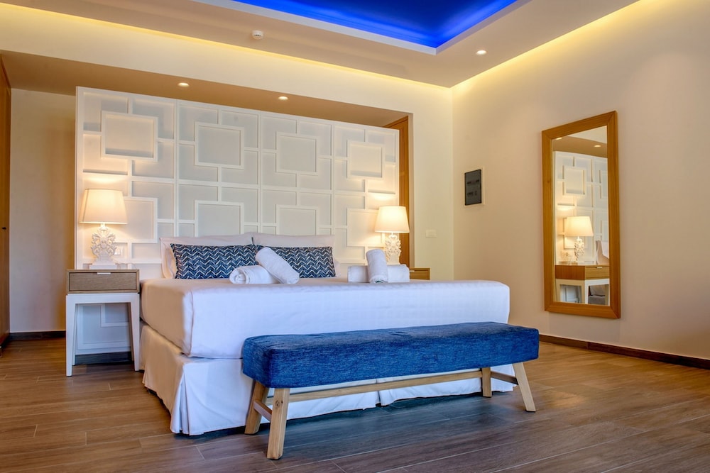 Junior Suite, Studio, Queen Bed, Sofa, Private Pool
