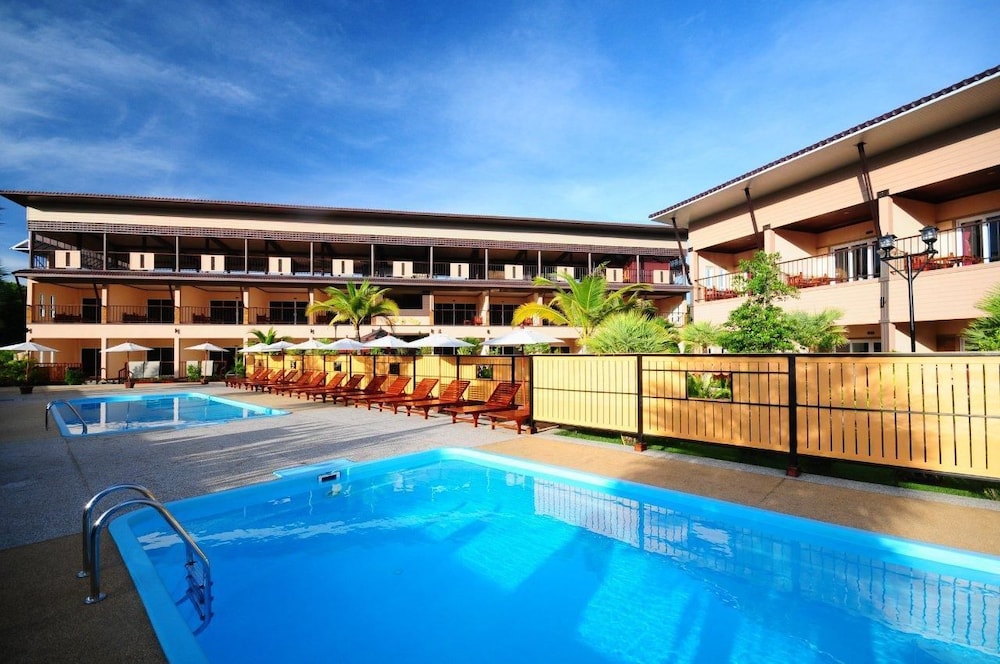 Maleedee Bay Resort 5/45