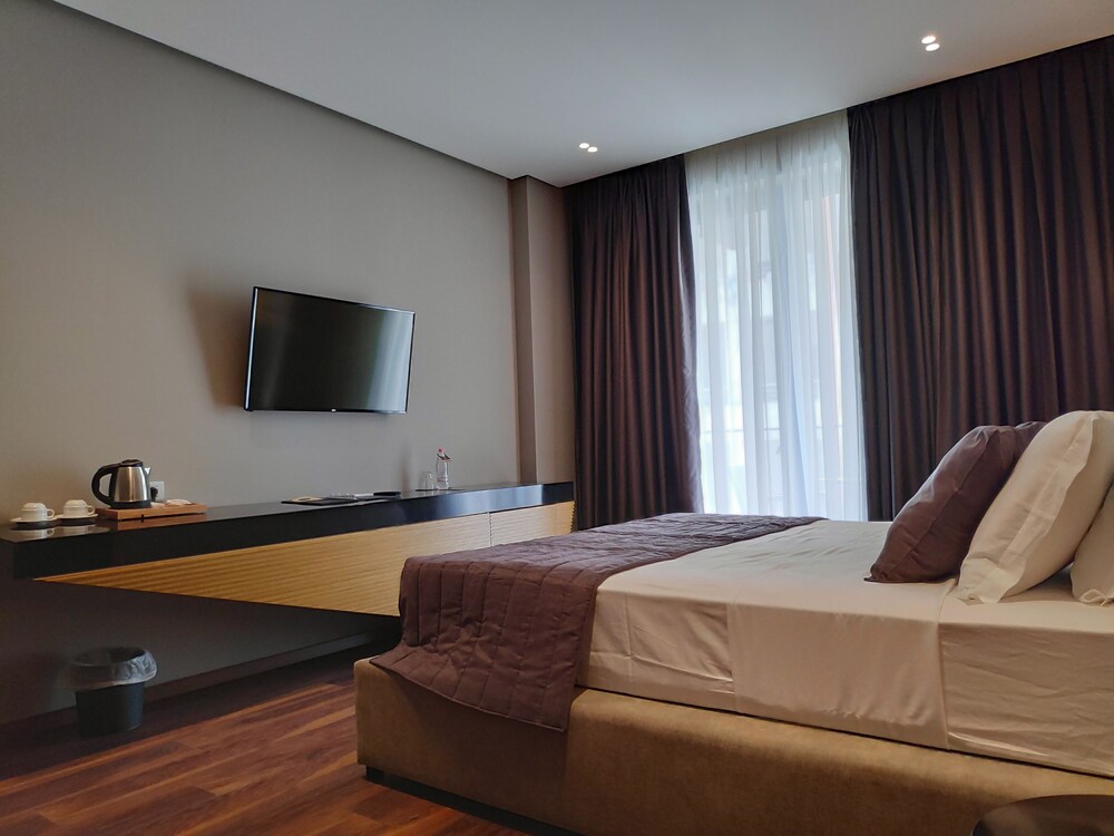 Supreme Hotel 39/72