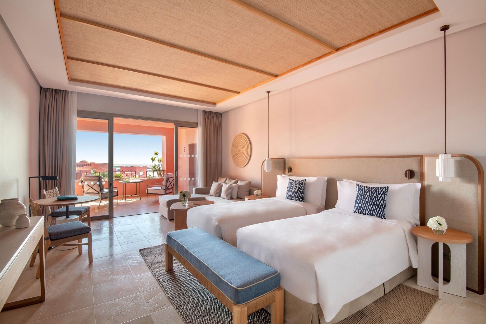 Deluxe, King Bed, Resort View