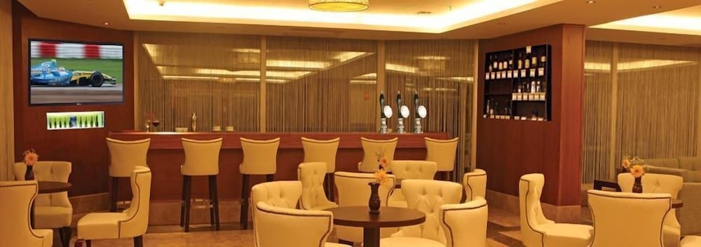 Double Royal Hotel 13/18