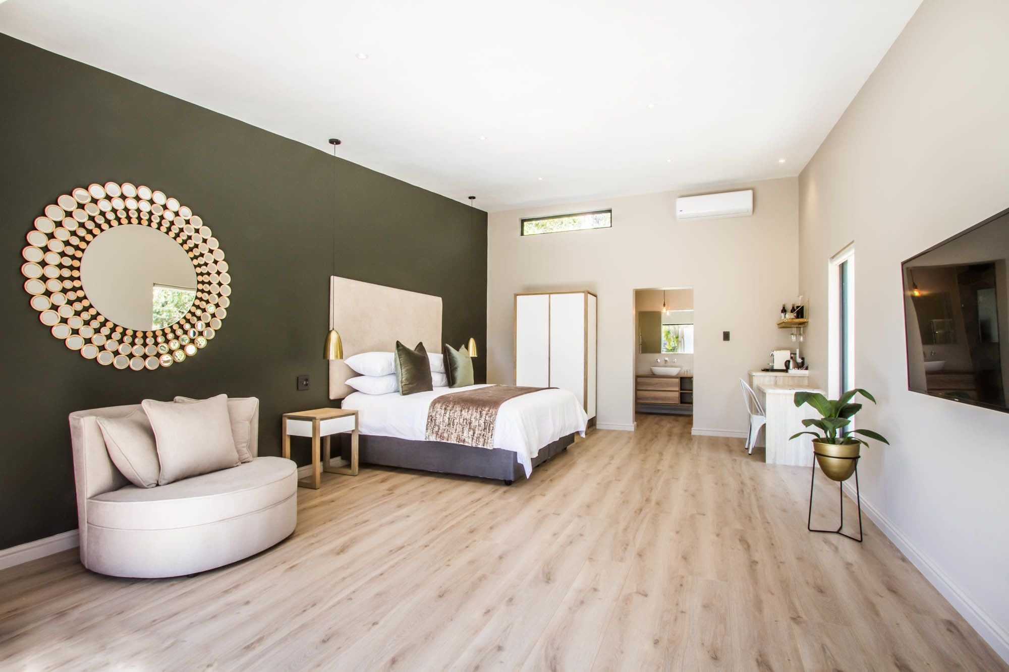 1 BEDROOM, DELUXE, DOUBLE OR TWIN BED, GARDEN VIEW