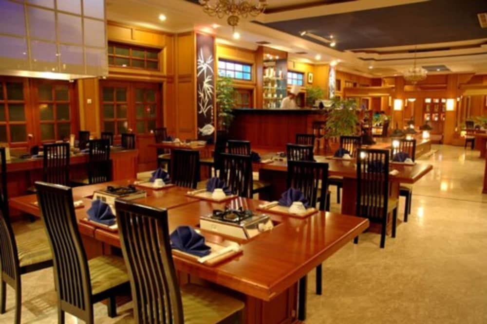 GRAN SENYIUR HOTEL 30/38