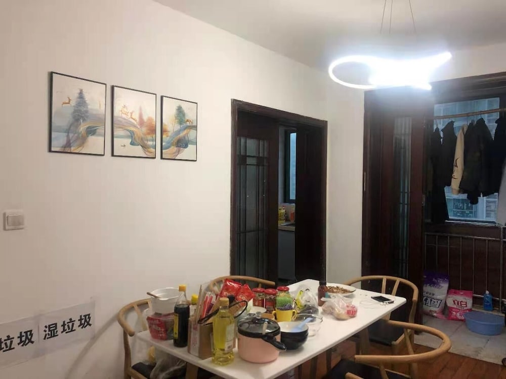 Pinkhostelling Laternational 16/22