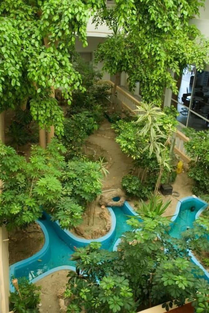 Sabina Hotel 44/53