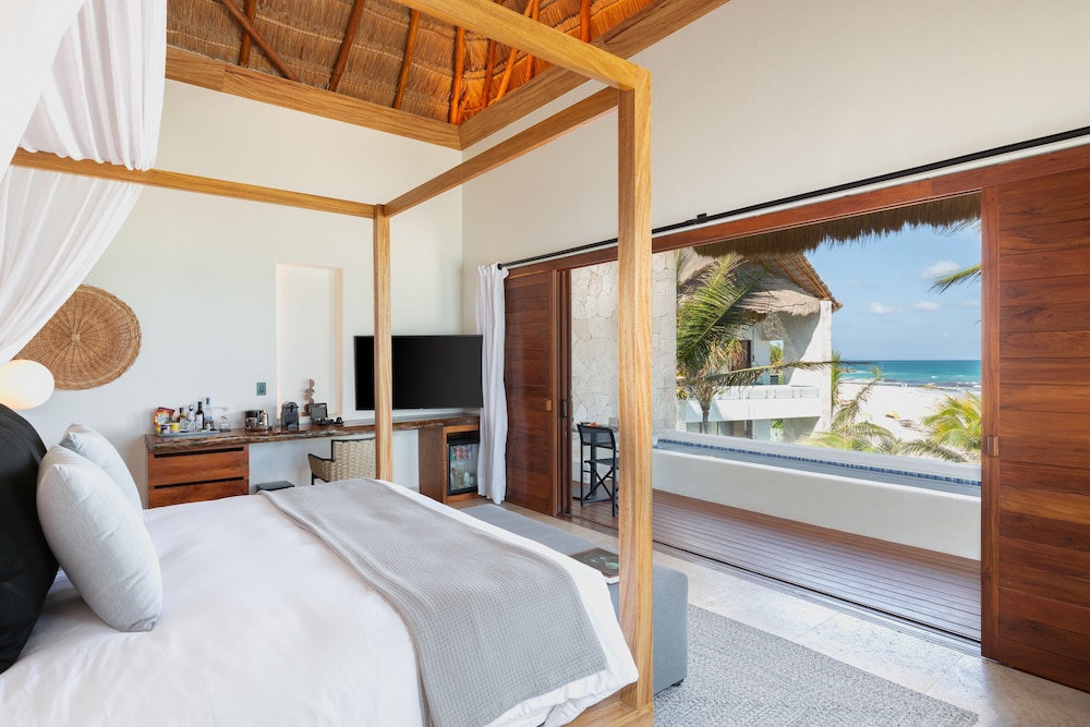 SUITE, OCEAN VIEW