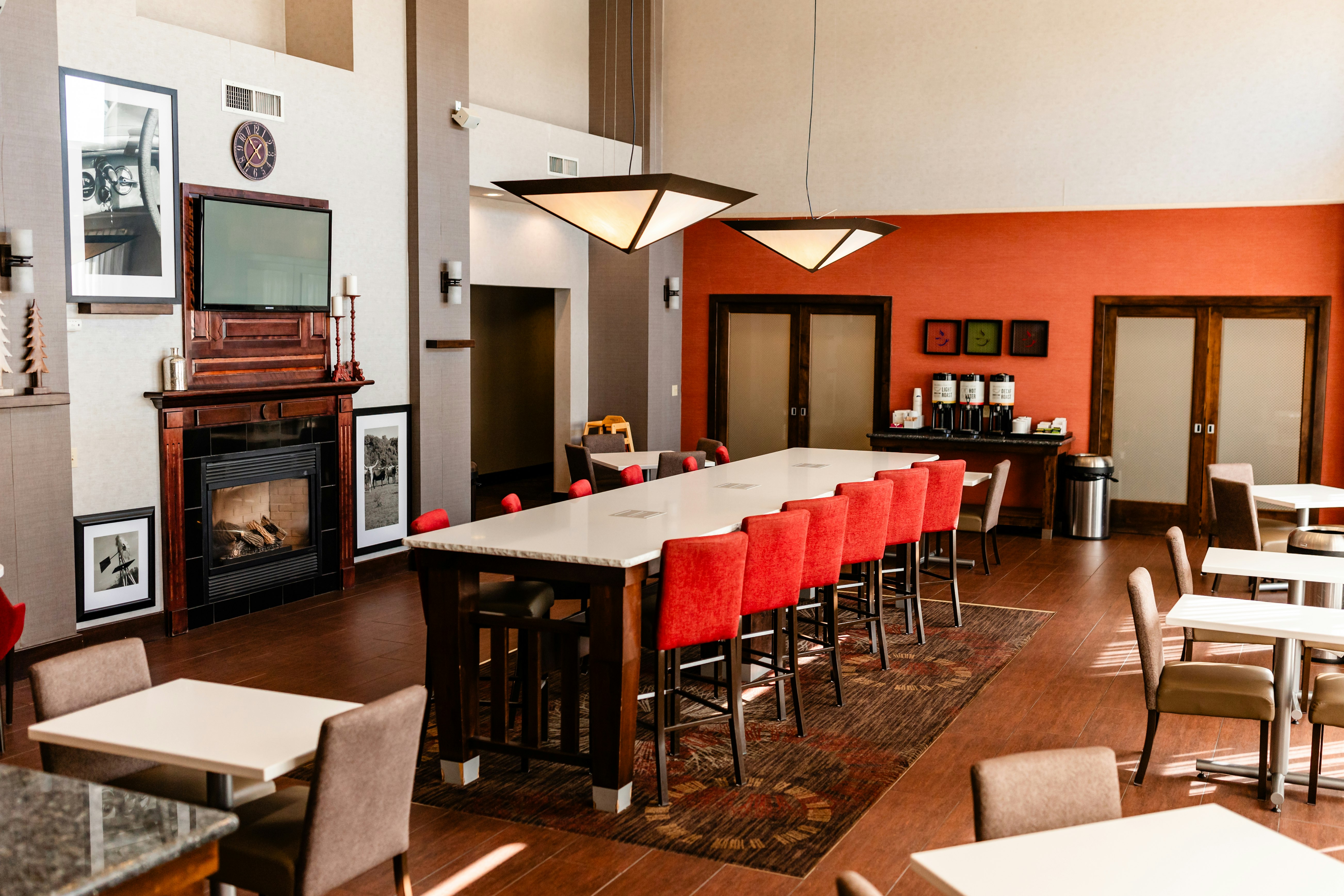 Hampton Inn Suites Scottsbluff Conference Center 15/22
